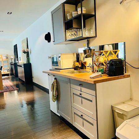Down Town Spacious Loft Retreat With Private Parking Bruxelas Exterior foto