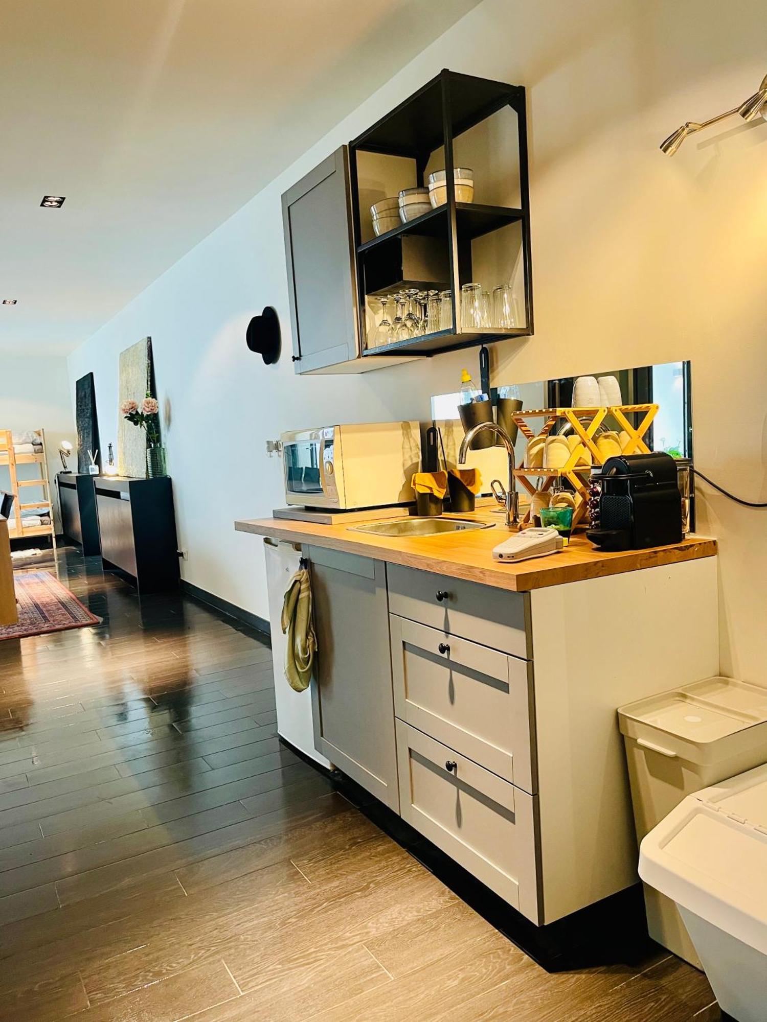 Down Town Spacious Loft Retreat With Private Parking Bruxelas Exterior foto